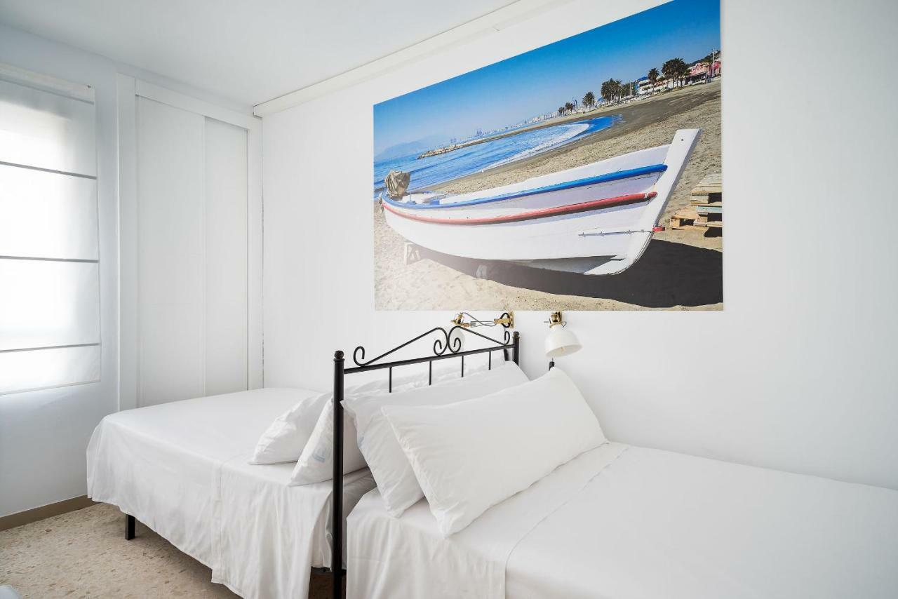 Arcos Beach Infostays - Free Parking Малага Экстерьер фото
